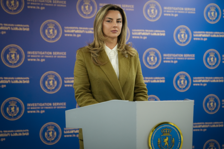 ფინანსთა სამინისტროს საგამოძიებო სამსახურის თანამშრომლებმა ორ სხვადასხვა მუნიციპალიტეტში კორუფციულ ფაქტებზე სამი პირი დააკავეს
