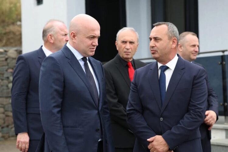 შინაგან საქმეთა მინისტრი სულხან თამაზაშვილი სახელმწიფო დაცვის სპეციალური სამსახურის დაარსებიდან 32 წლისთავისადმი მიძღვნილ ღონისძიებას დაესწრო