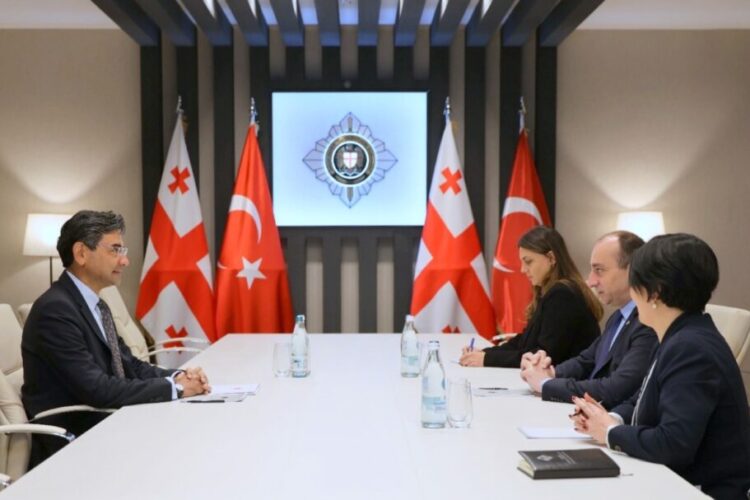 სუს-ის უფროსმა, გეკა გელაძემ თურქეთის ელჩ მუსტაფა თურქერ არისთან გაცნობითი შეხვედრა გამართა