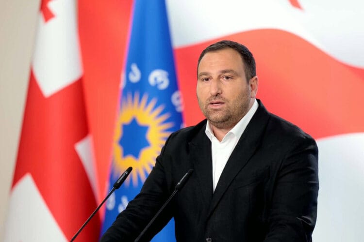 ირაკლი კირცხალია – სააკაშვილმა პირდაპირ ჩააბარა ოკუპანტს ჩვენი ქვეყნის ტერიტორიები, თავის დროზე, სამაჩაბლოს ქვების გროვა უწოდა, დღეს კი გვიცხადებს, თურმე სულ რაღაც რამდენიმე სოფელზე იყო საუბარი